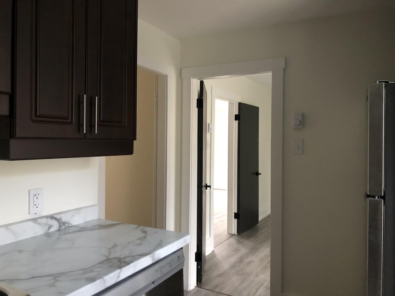 145 King St E - Photo 3 of 21