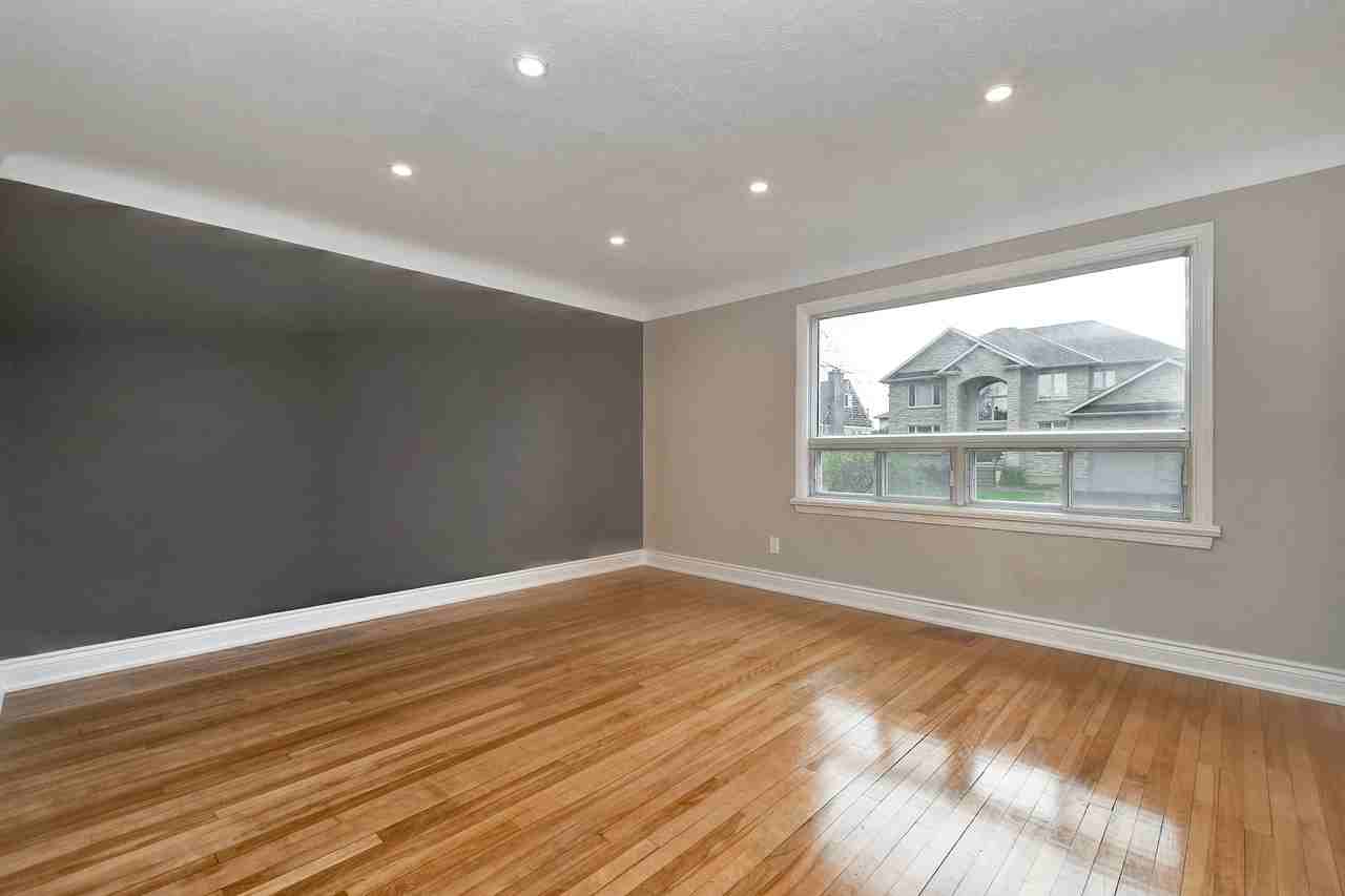 36 Rossland Avenue - Photo 3 of 14