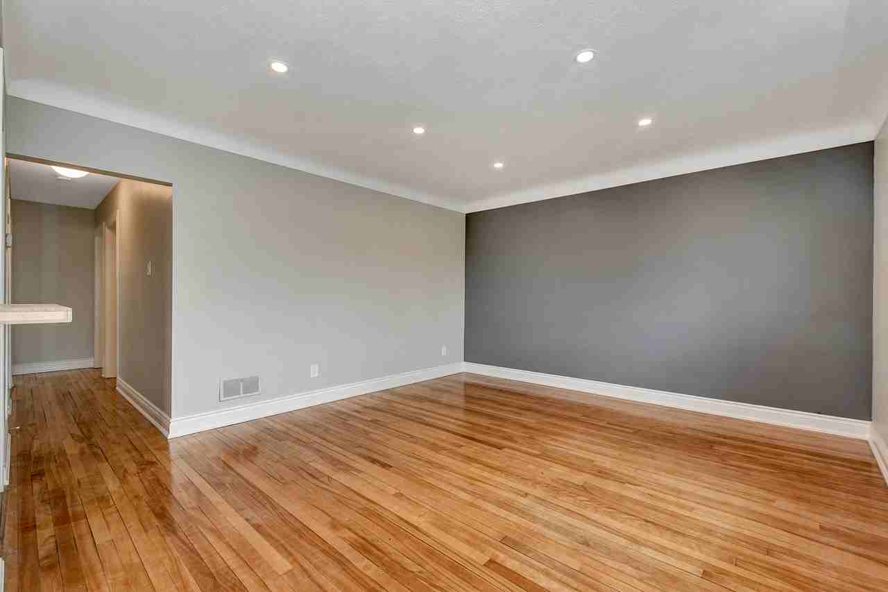 36 Rossland Avenue - Photo 2 of 14