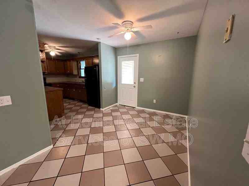 3132 W Brower St - Photo 3 of 13