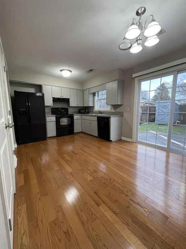 1002 Fairway Gdns - Photo 2 of 8