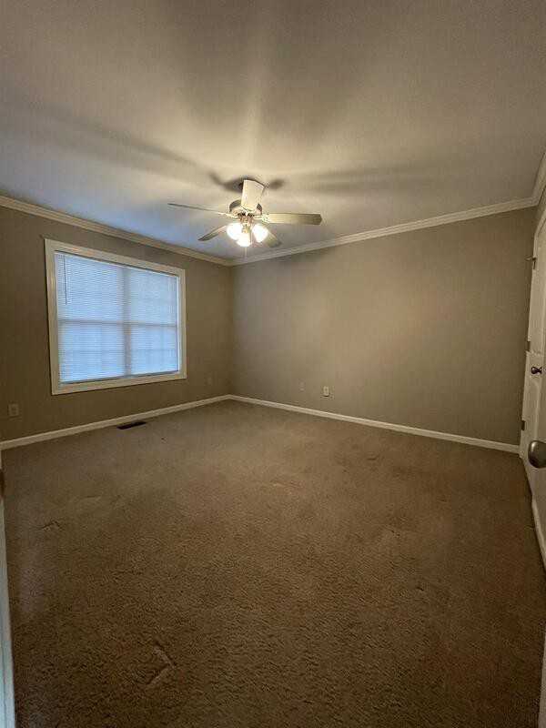 1002 Fairway Gdns - Photo 3 of 8