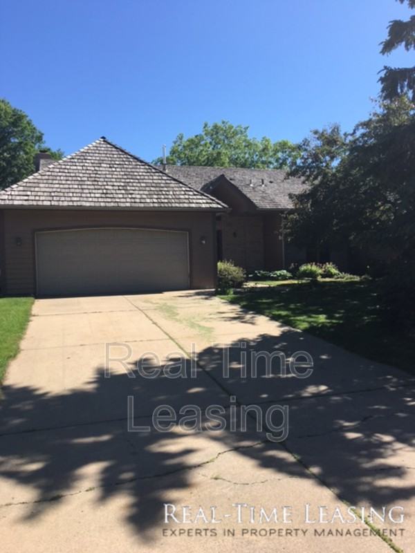 936 Sherwood Rd - Photo 2 of 24