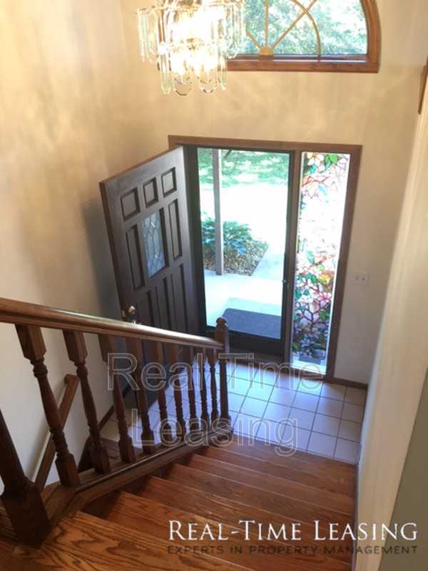 936 Sherwood Rd - Photo 3 of 24