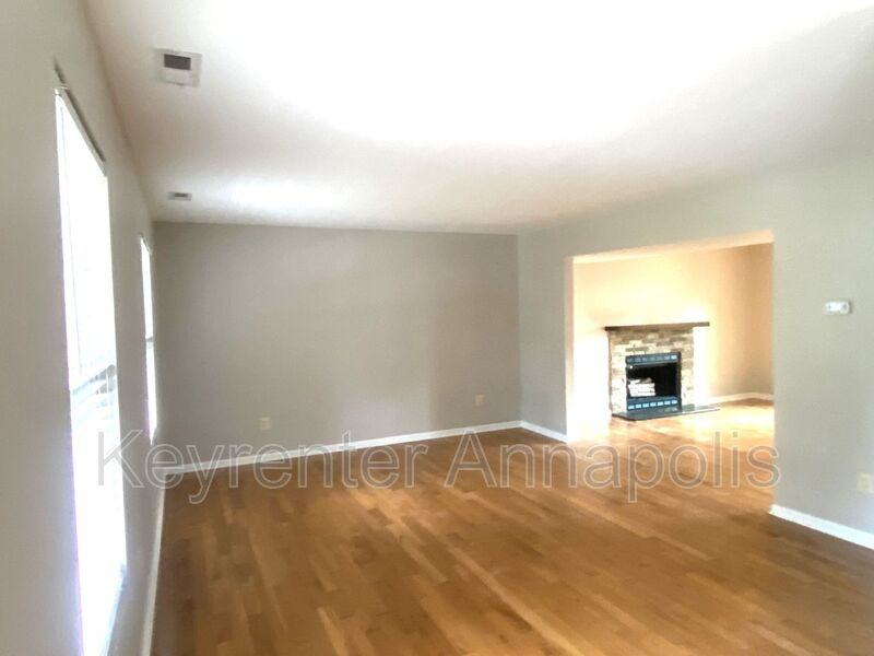 4954 Elm St - Photo 2 of 15