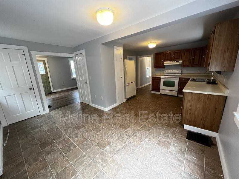 35 Coldbrook Rd - Photo 2 of 13