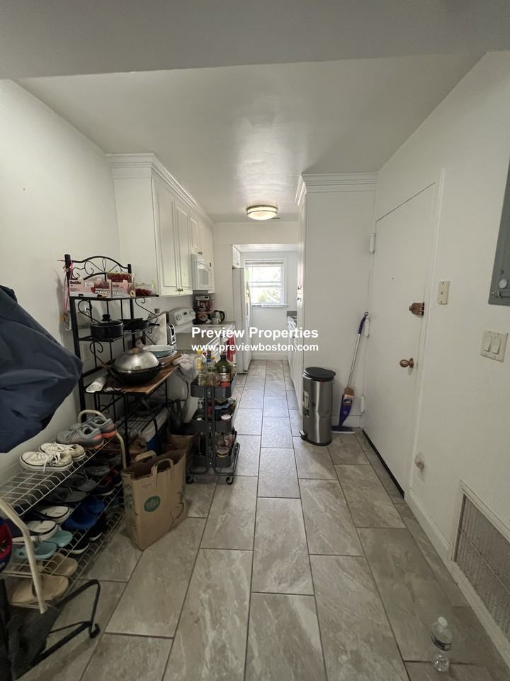 167 Newton St #3 - Photo 5 of 14