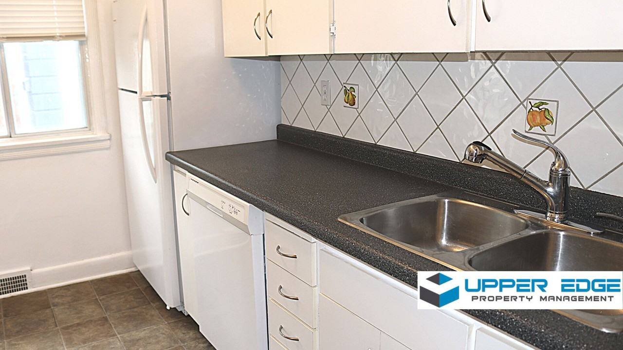 516 Ash St - Photo 3 of 26