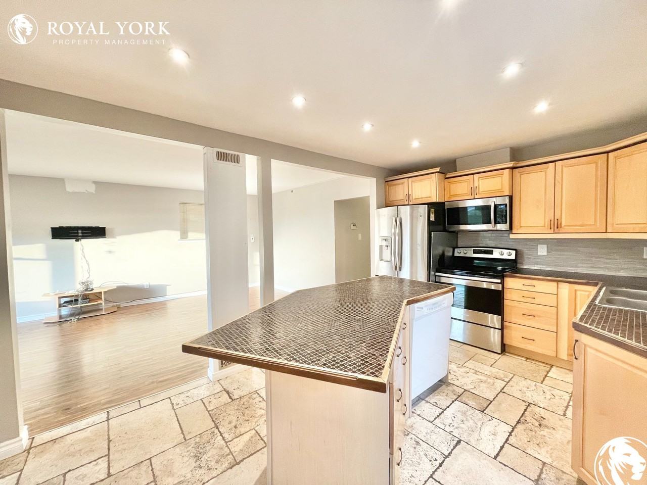 2514 Truscott Dr #1 - Photo 2 of 39