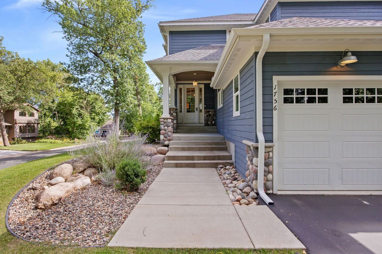 1756 Lafayette Lane - Photo 3 of 28