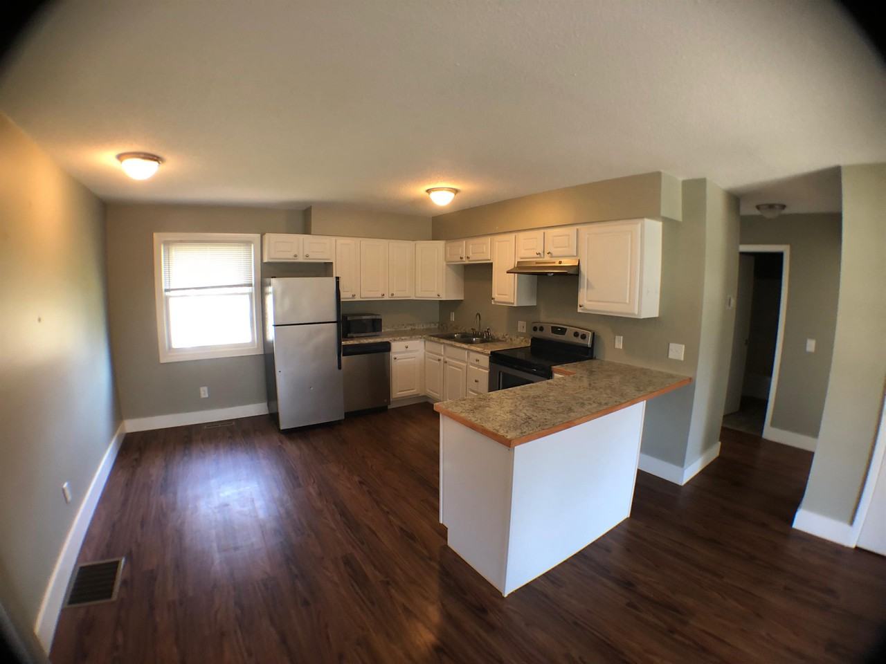 303 S Oak St #D - Photo 2 of 16