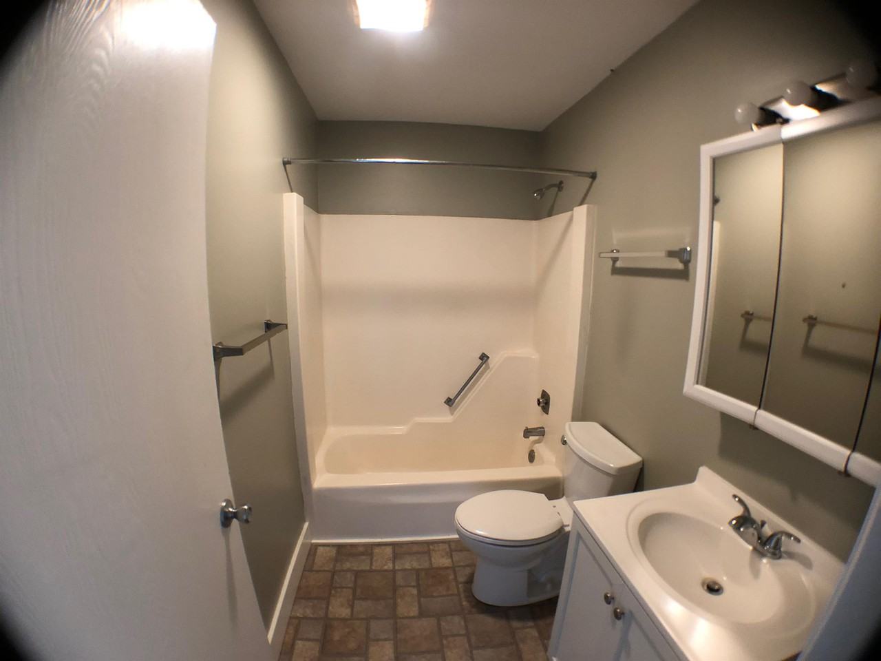 303 S Oak St #D - Photo 7 of 16
