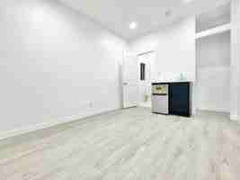 featured image of 2826 Darwin Ave #D