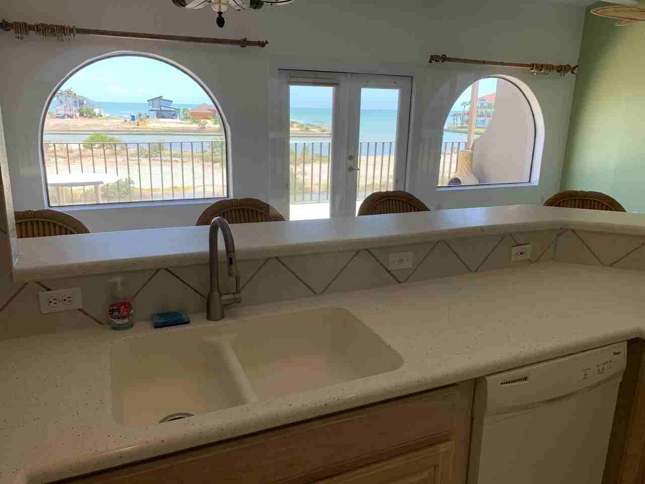 1342 Harbor Island Dr - Photo 3 of 14