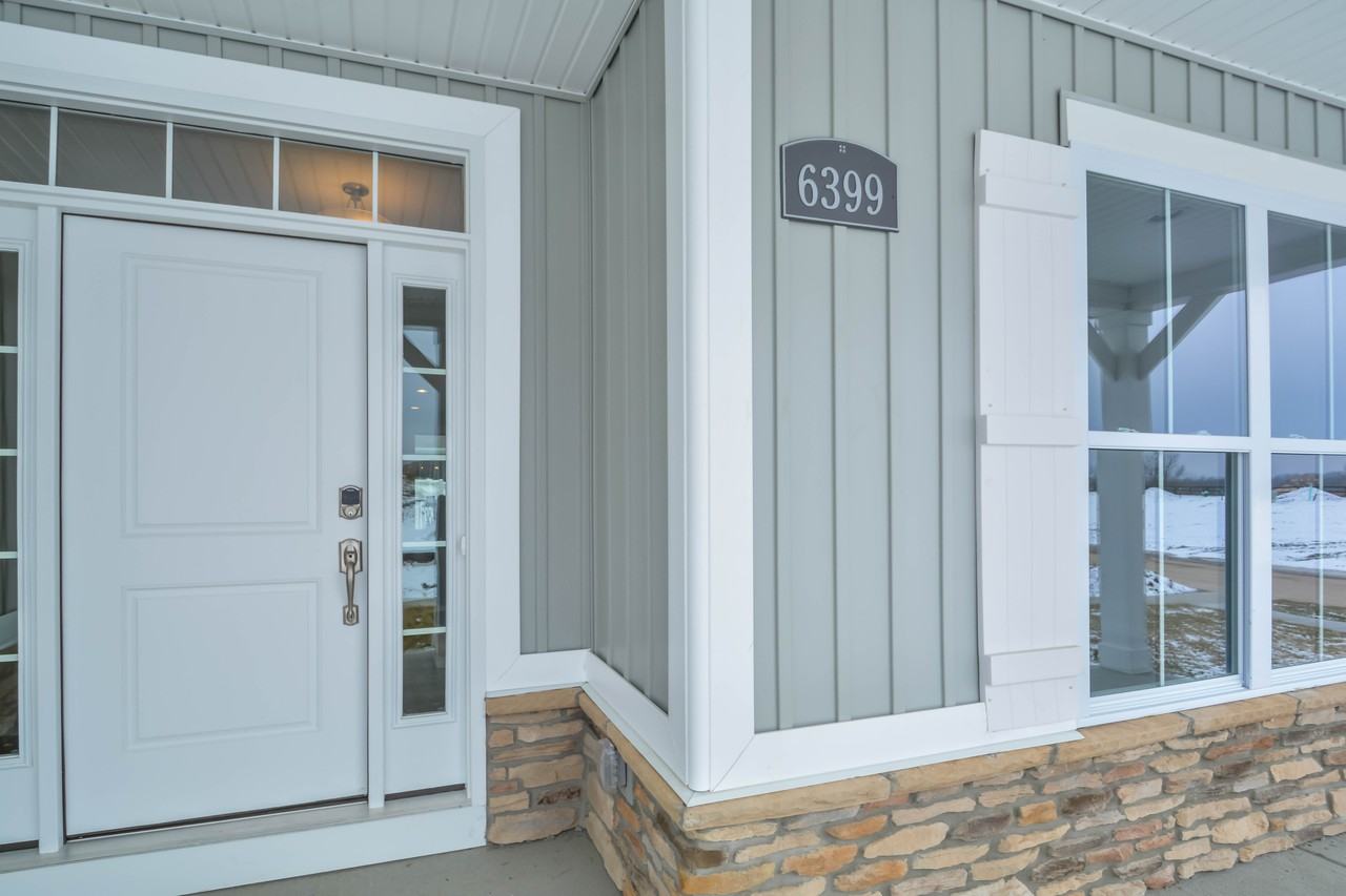 6399 Thoroughbred Ln - Photo 2 of 20