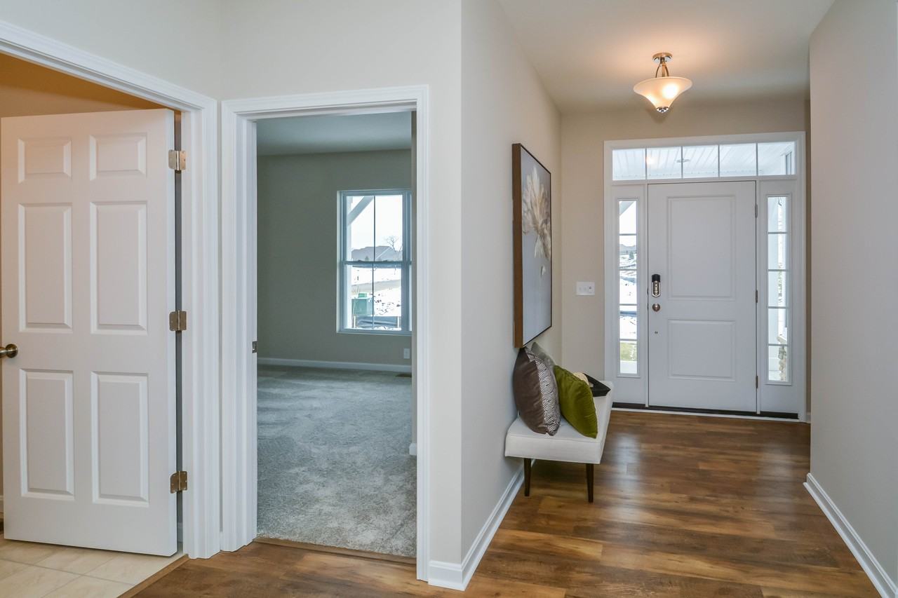 6399 Thoroughbred Ln - Photo 3 of 20