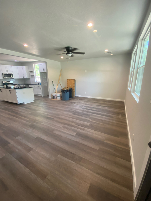 607 W Main St - Photo 3 of 20