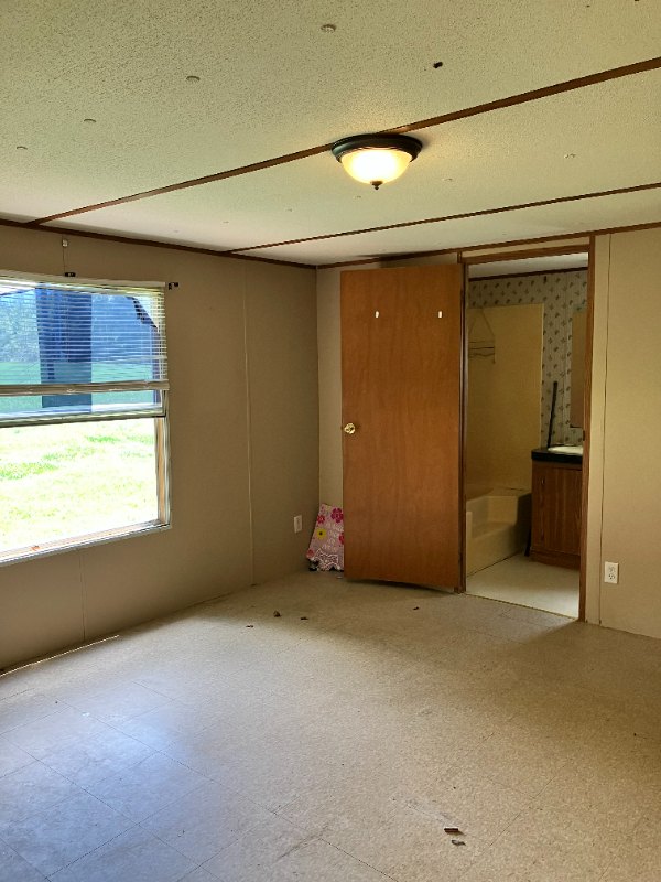 322 Mangle Dr - Photo 2 of 4