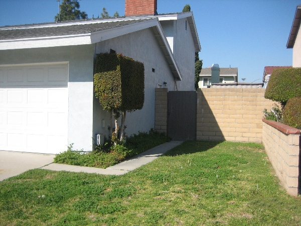 12715 Droxford St - Photo 2 of 13