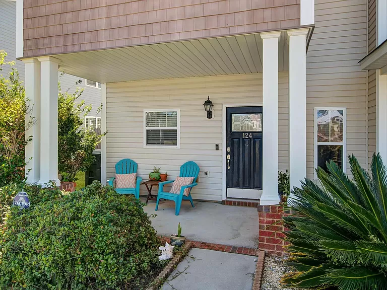 124 Kirkland St - Photo 3 of 15