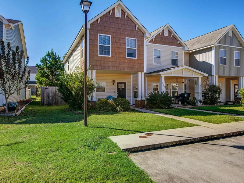 124 Kirkland St - Photo 2 of 15