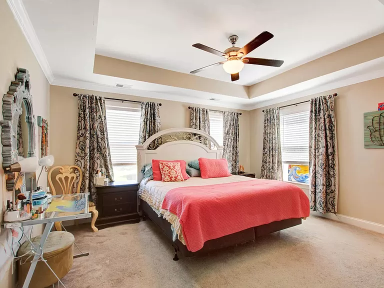 124 Kirkland St - Photo 5 of 15