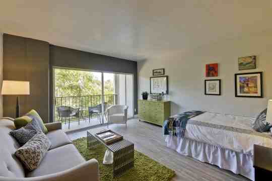 Mia Apartments - Photo 2 of 24
