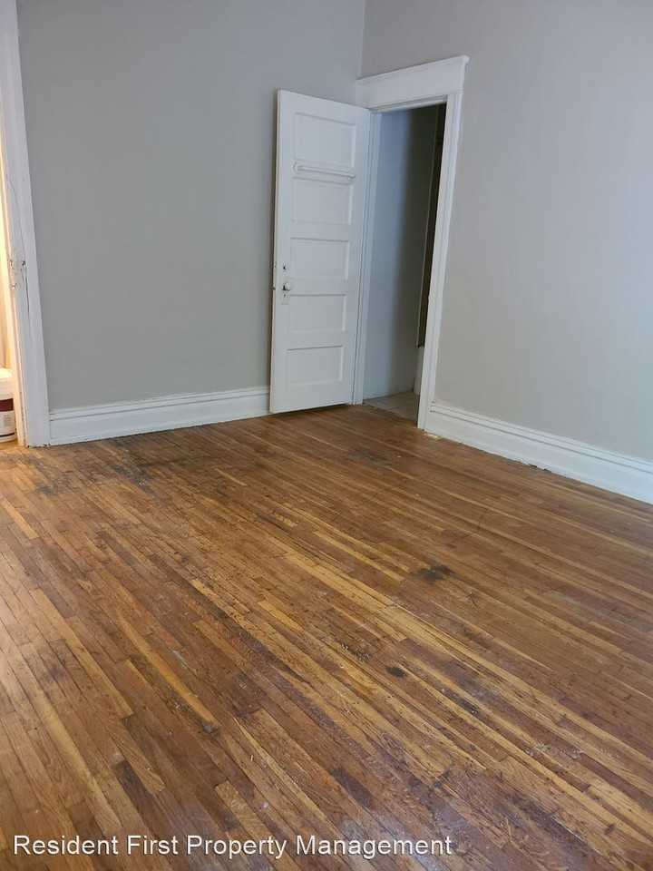 247 S Prospect St - Photo 3 of 3