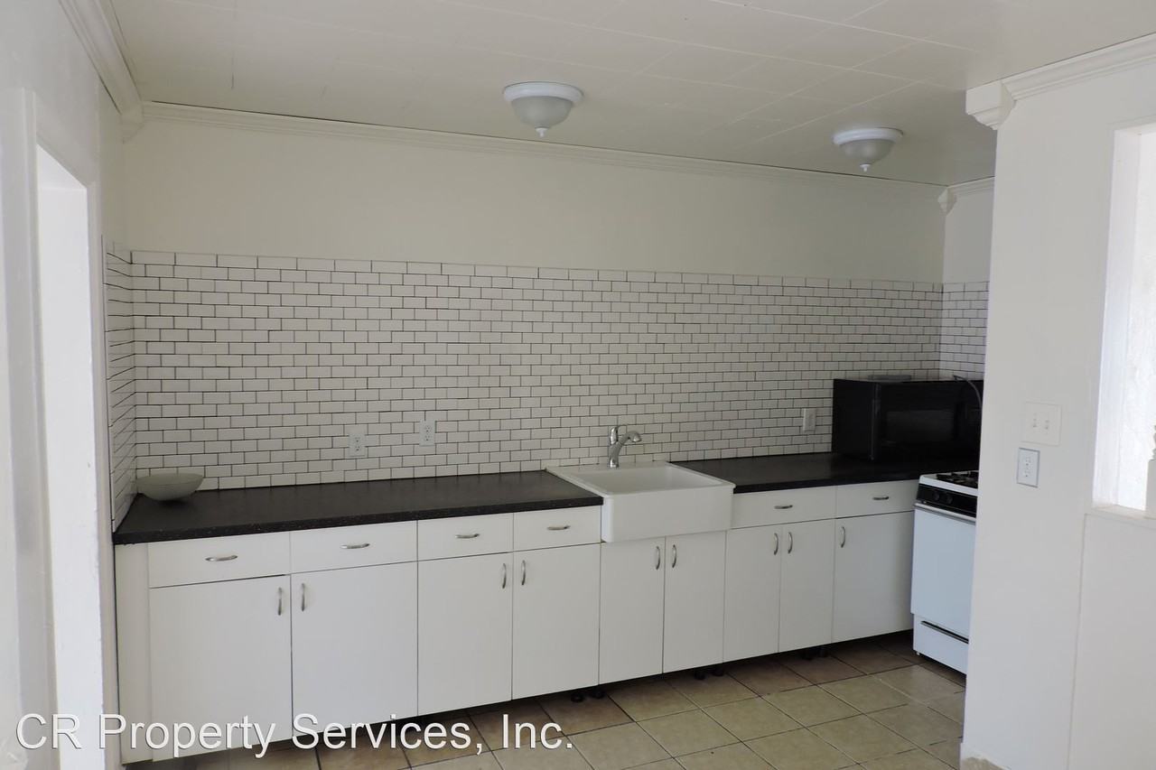 2461 E Coronado Rd - Photo 2 of 9