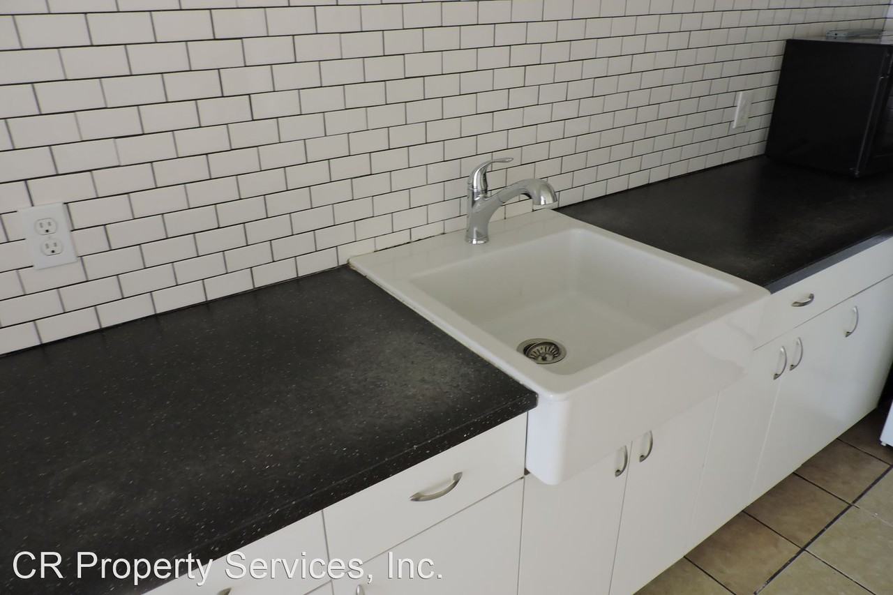 2461 E Coronado Rd - Photo 3 of 9