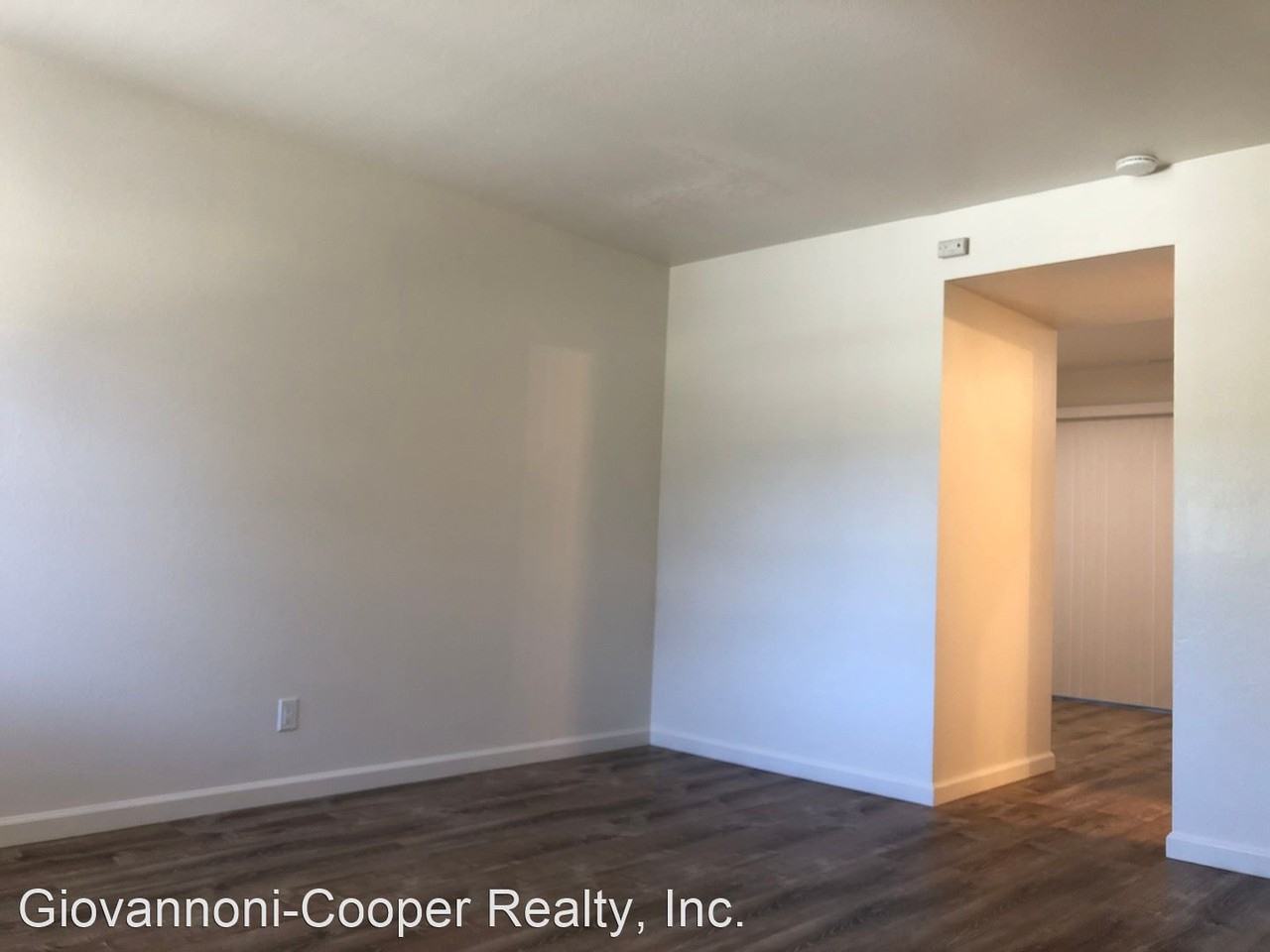 212(A-B),216(A-B),218(A-F),220 University Street - Photo 3 of 22