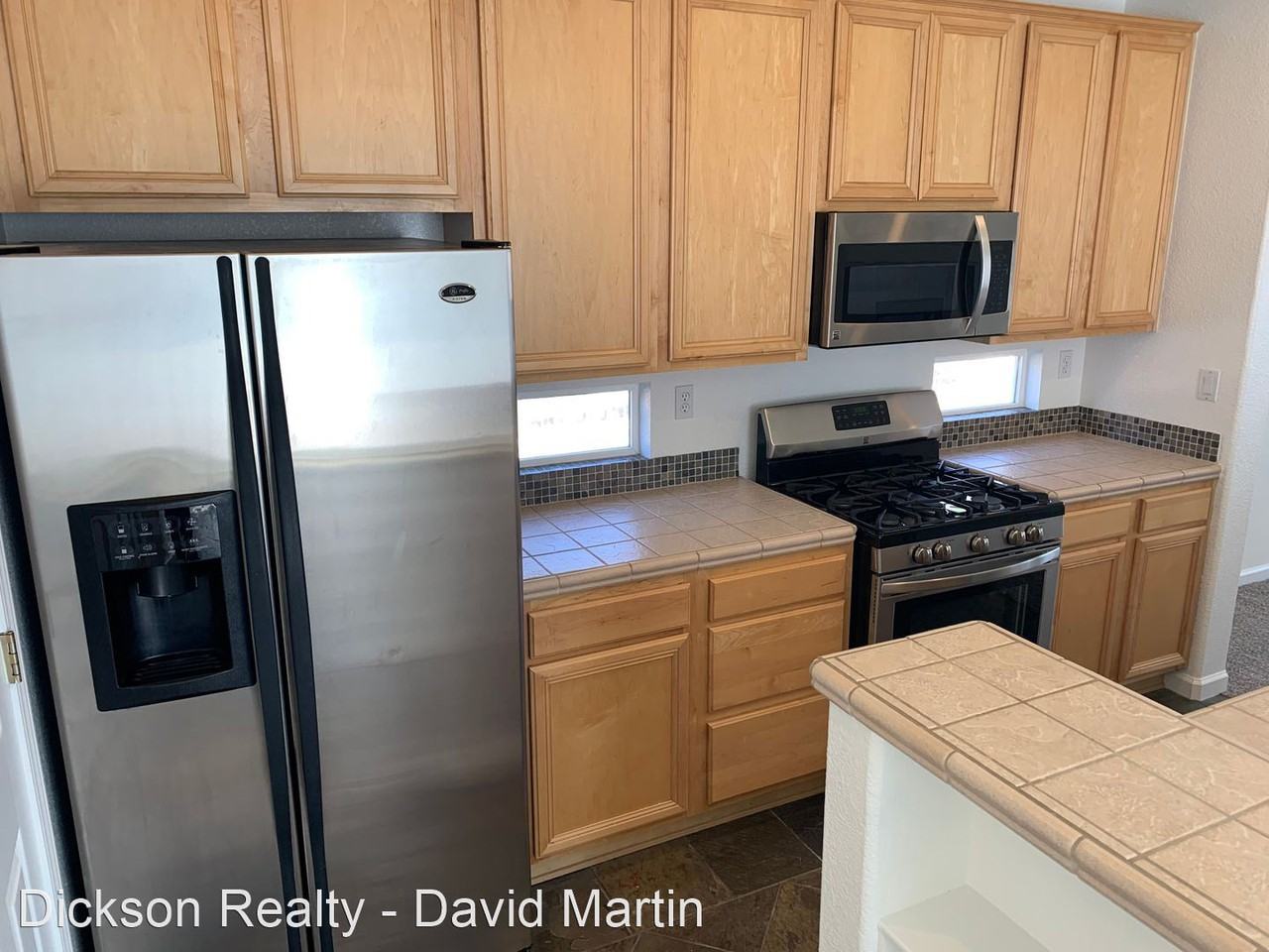 2760 Arrowsmith Dr - Photo 2 of 10