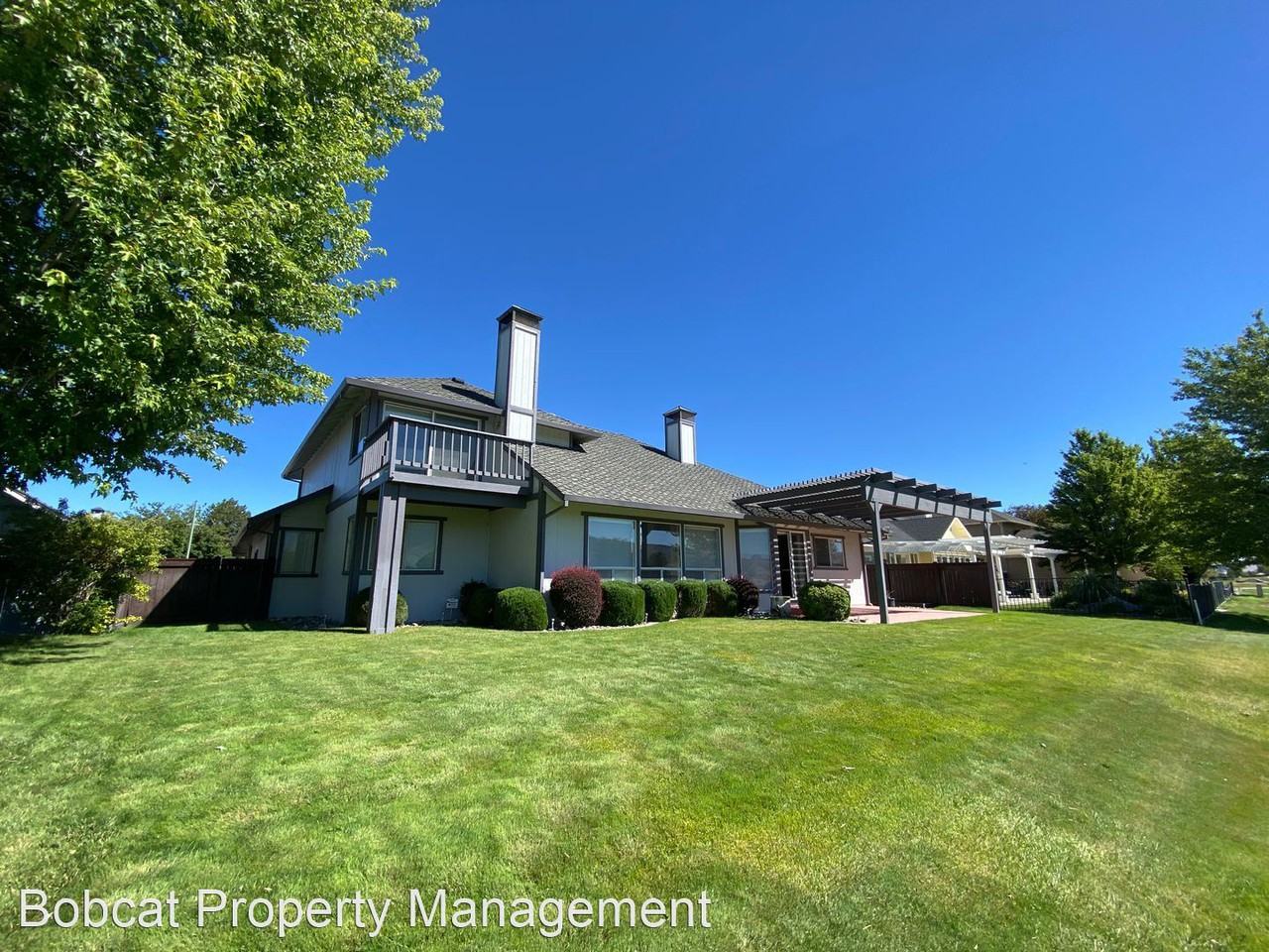 307 Bayhill Dr - Photo 3 of 50