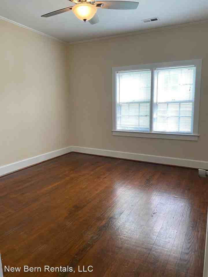 222 Metcalf St - Photo 2 of 14