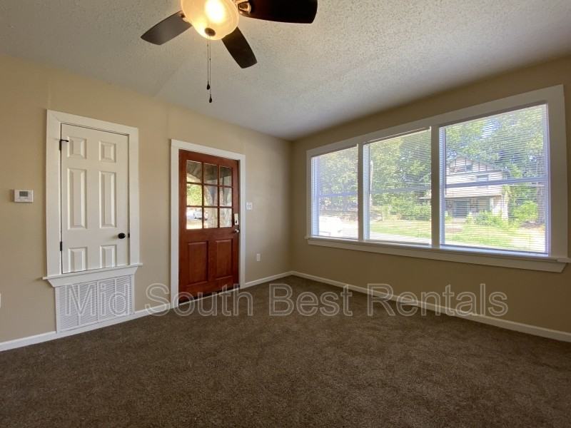 1609 W 22nd St - Photo 2 of 7