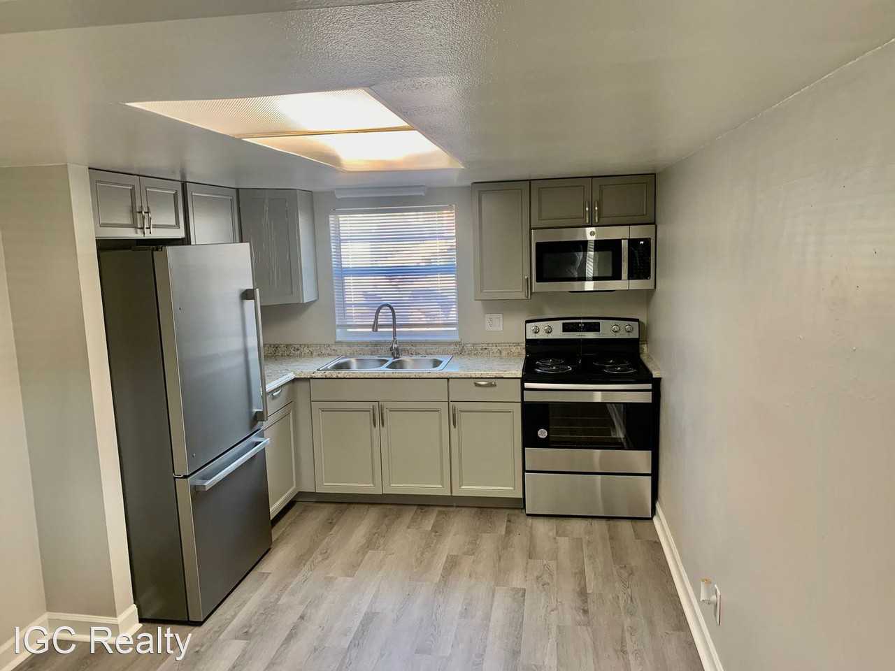 1895  40th Ave - Photo 3 of 10