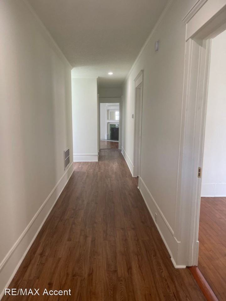 1712 Barnard St - Photo 3 of 22