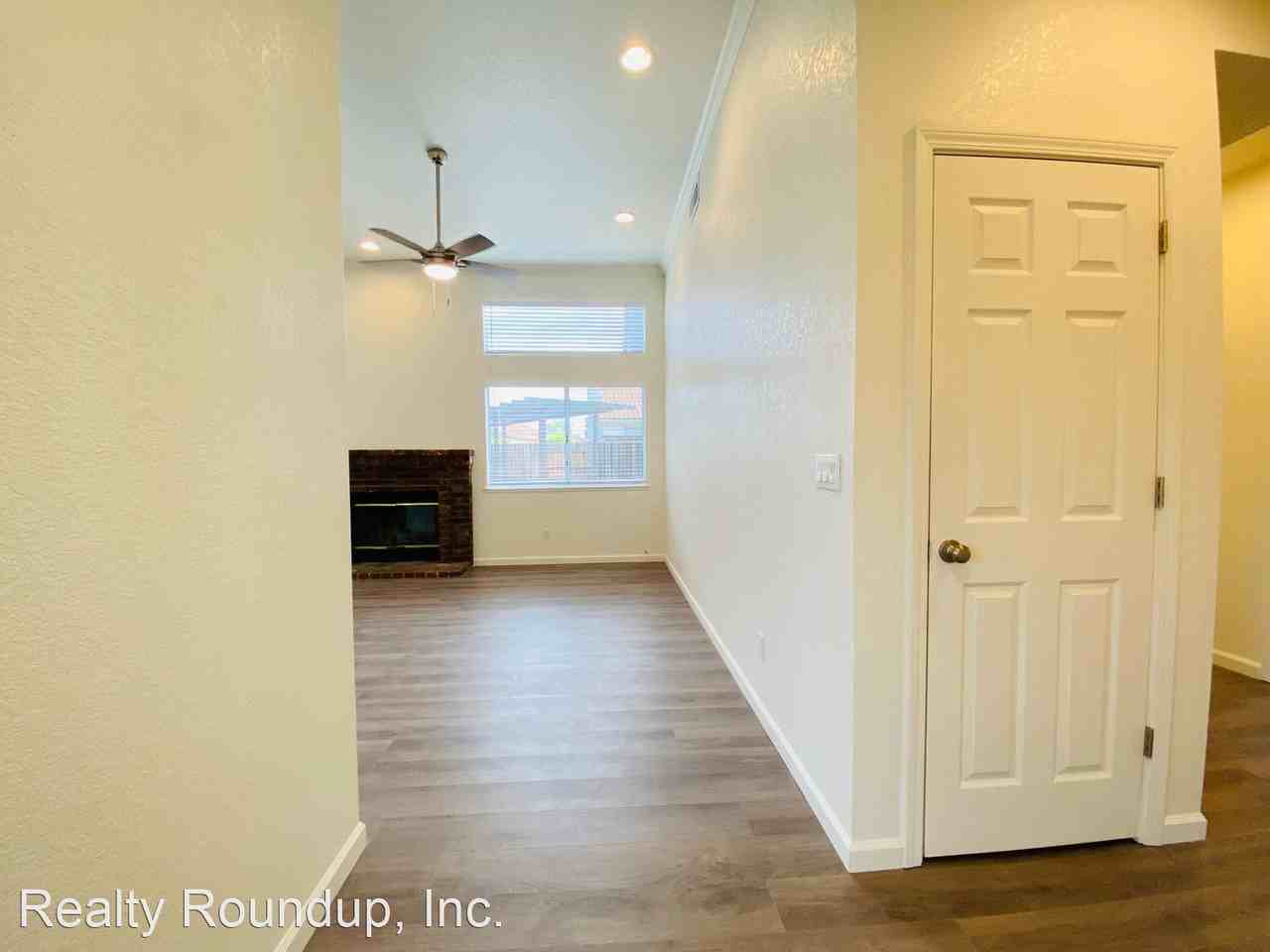 865 Bateman Way - Photo 3 of 24