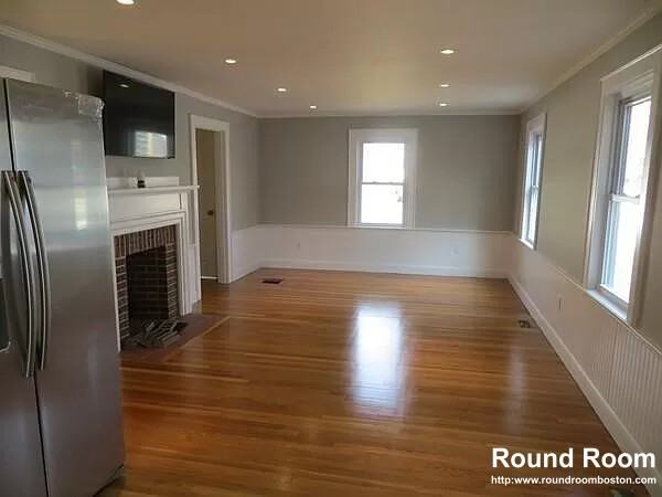 136 W Squantum St - Photo 2 of 10