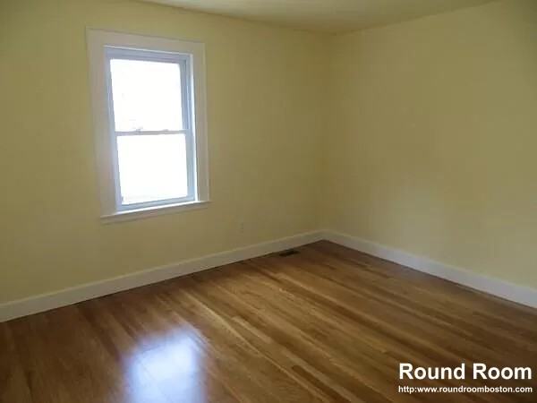 136 W Squantum St - Photo 3 of 10