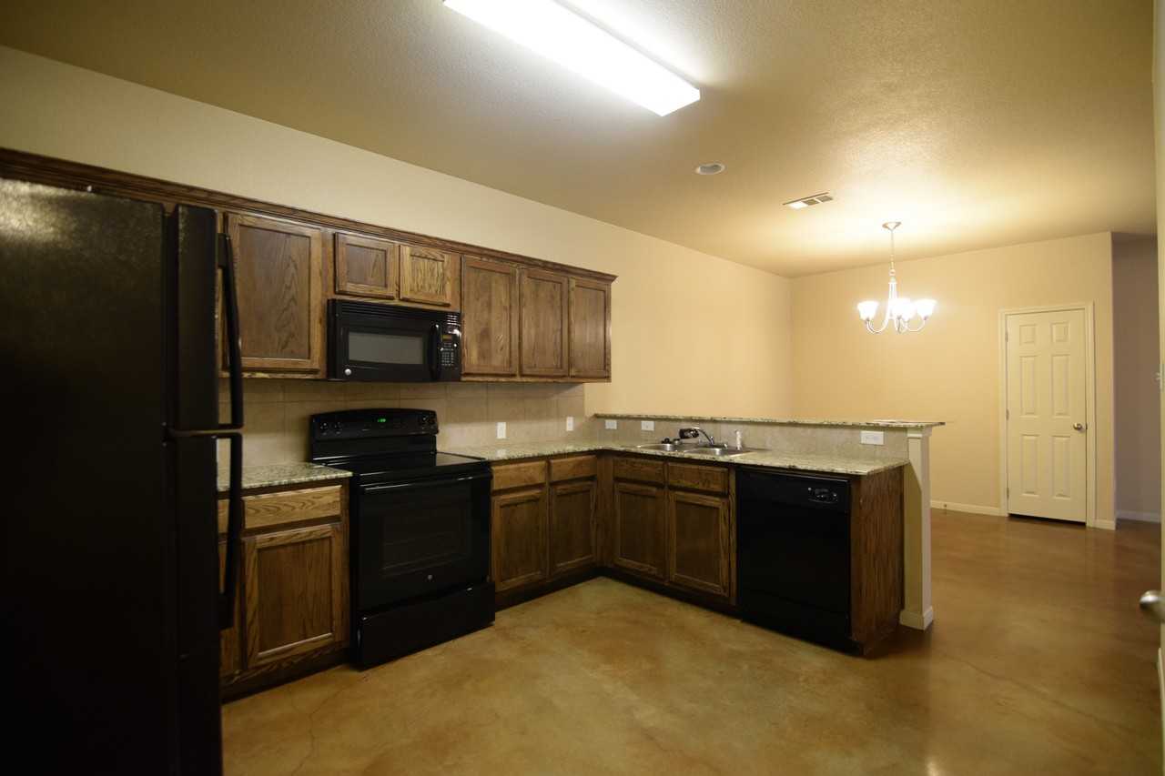 902 Mcclure Ln - Photo 3 of 19