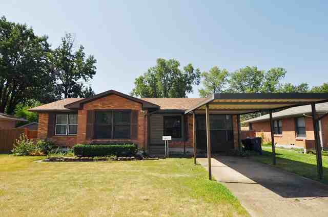 402 E Carolyn Dr - Photo 2 of 20