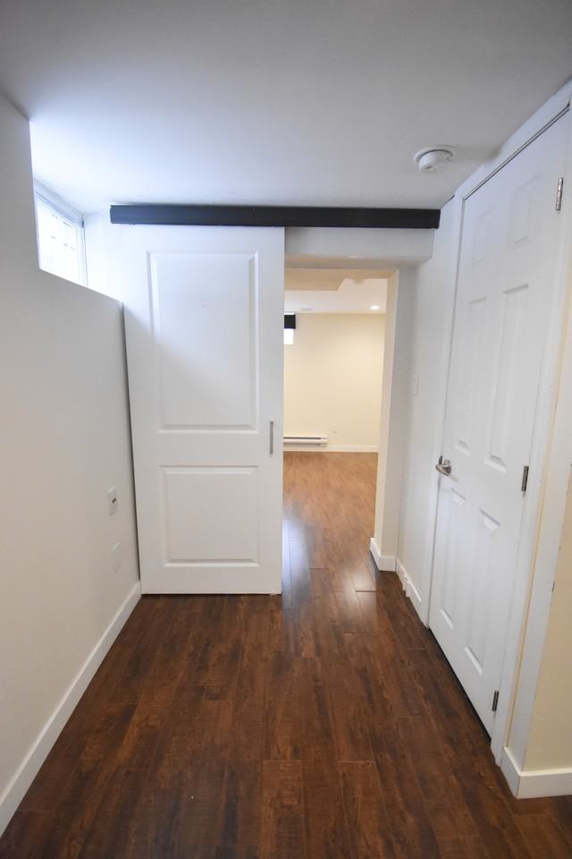 205 Innisfil St #B - Photo 3 of 20