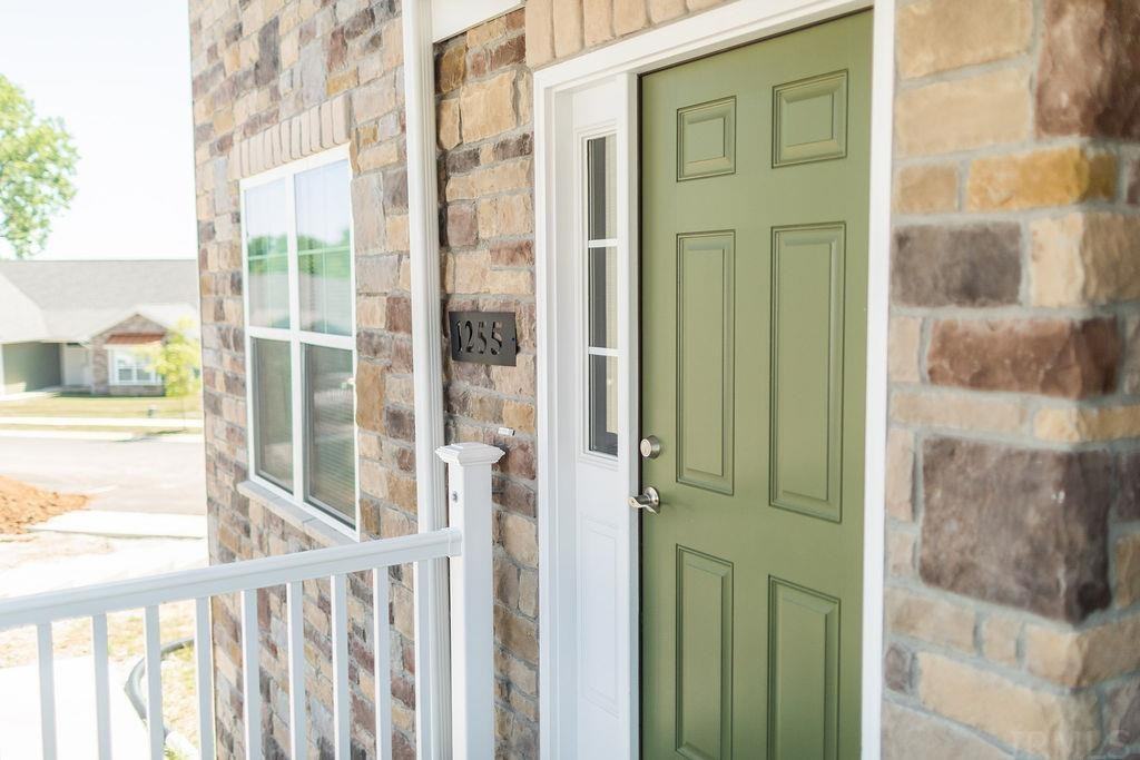 1259 W Rangeview Cir - Photo 3 of 32