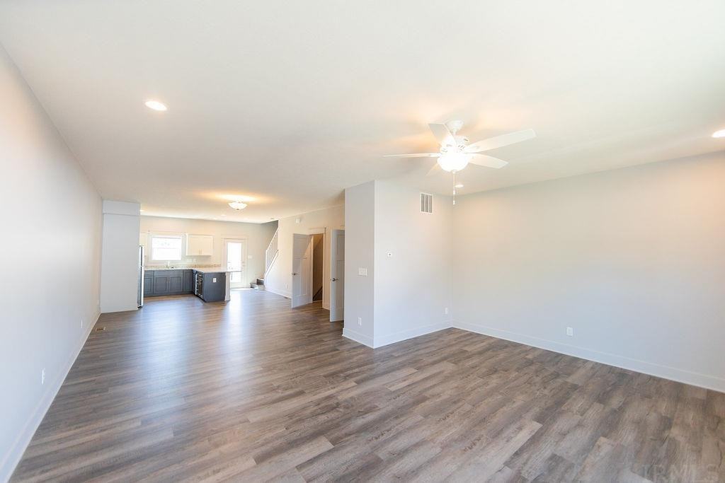 1259 W Rangeview Cir - Photo 4 of 32