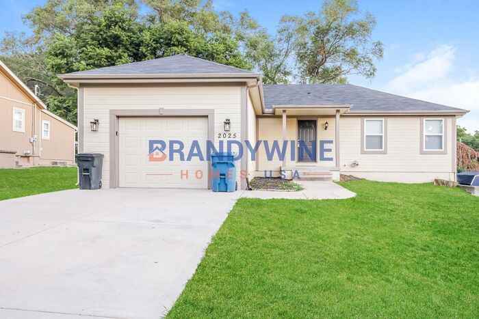 2025 Nw 49th St - Photo 2 of 18