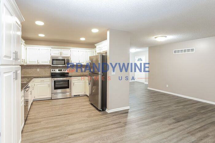2025 Nw 49th St - Photo 3 of 18