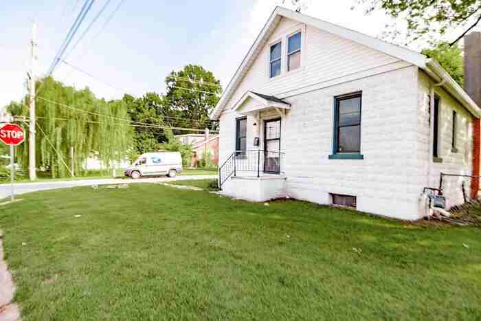 11102 Florence Ave - Photo 3 of 28