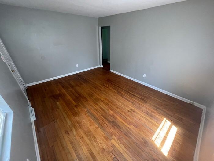 1108 Silverton Ct - Photo 2 of 10