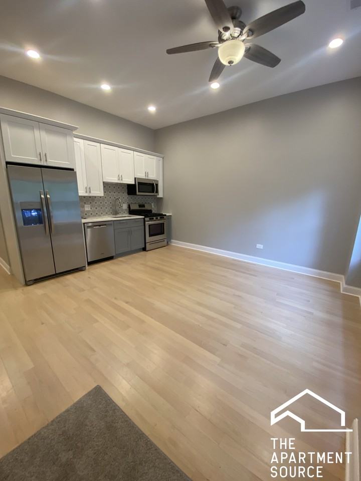 1239 N Rockwell St #1R